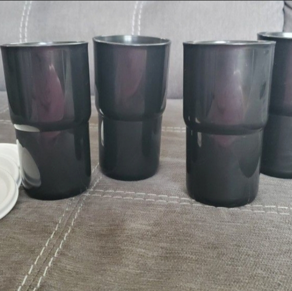New Set of 4 Tupperware (12oz.) Tumblers